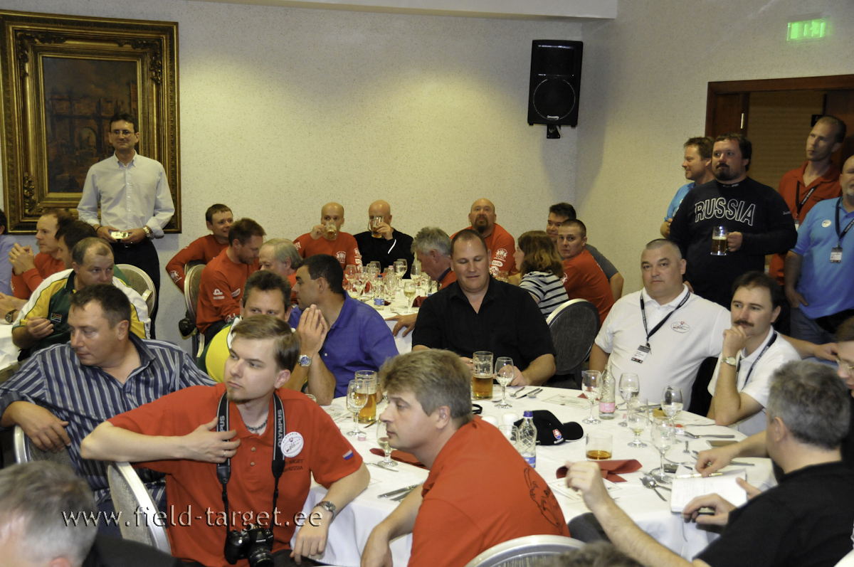 Rahvusvaheline laud autasustamisgaalal hotellis Divinius